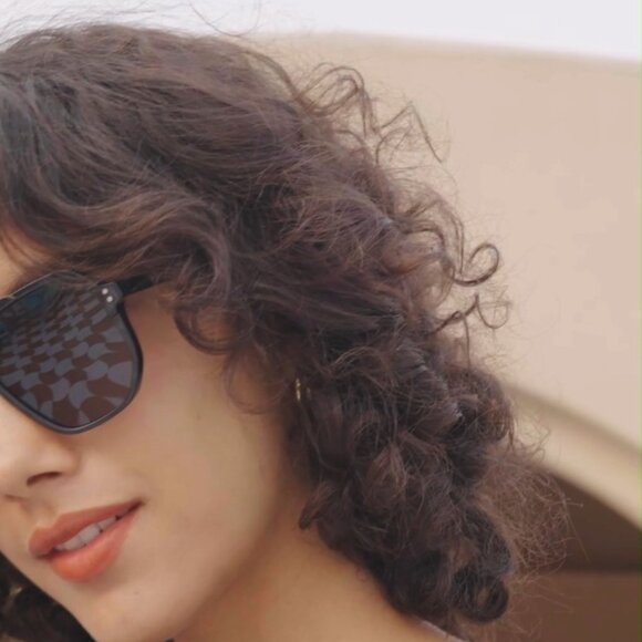 Oversized Polarized Aviator Sunglasses with UV Protection for Outdoor Activities